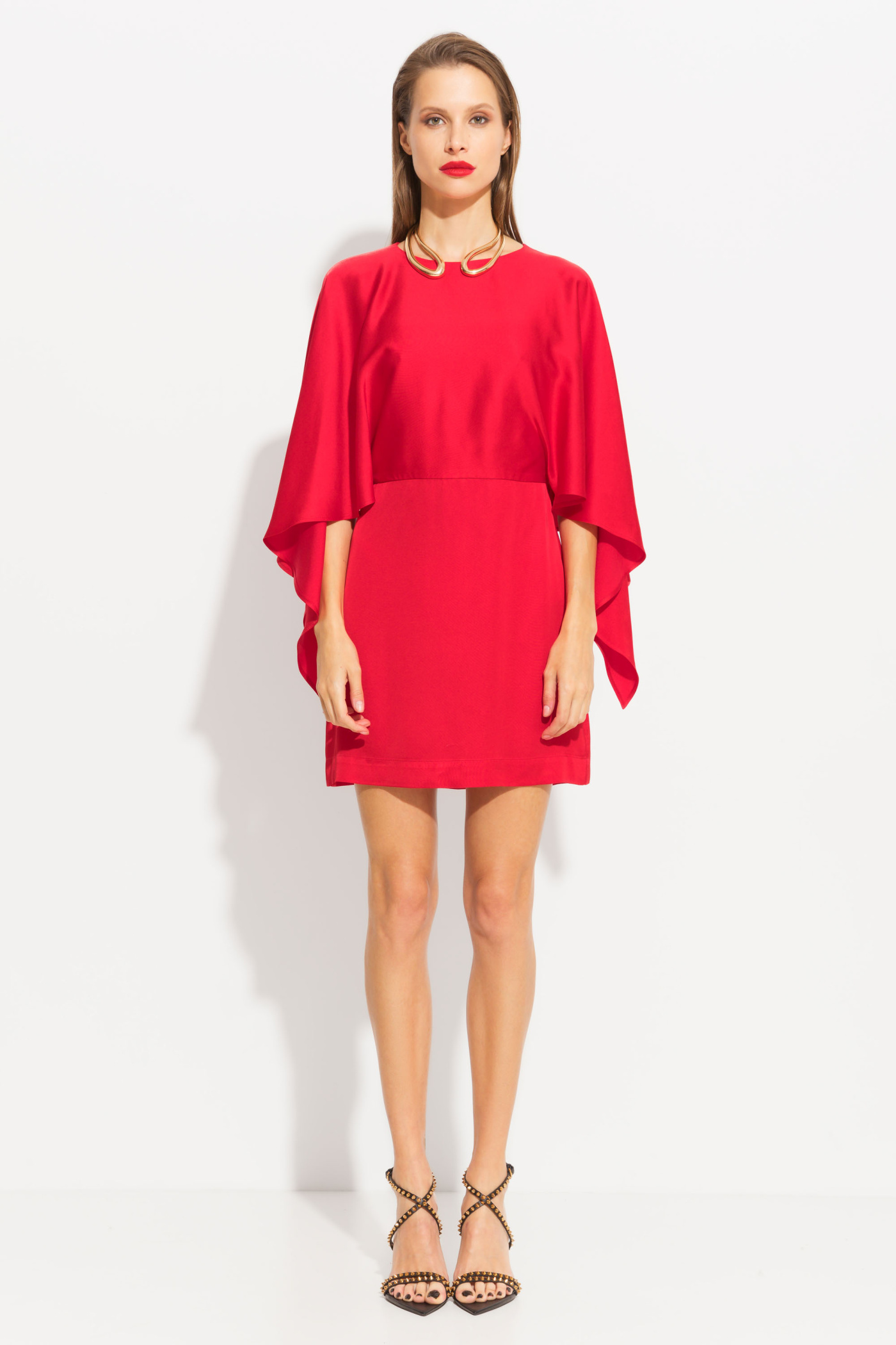 Платье мини с фигурными рукавами