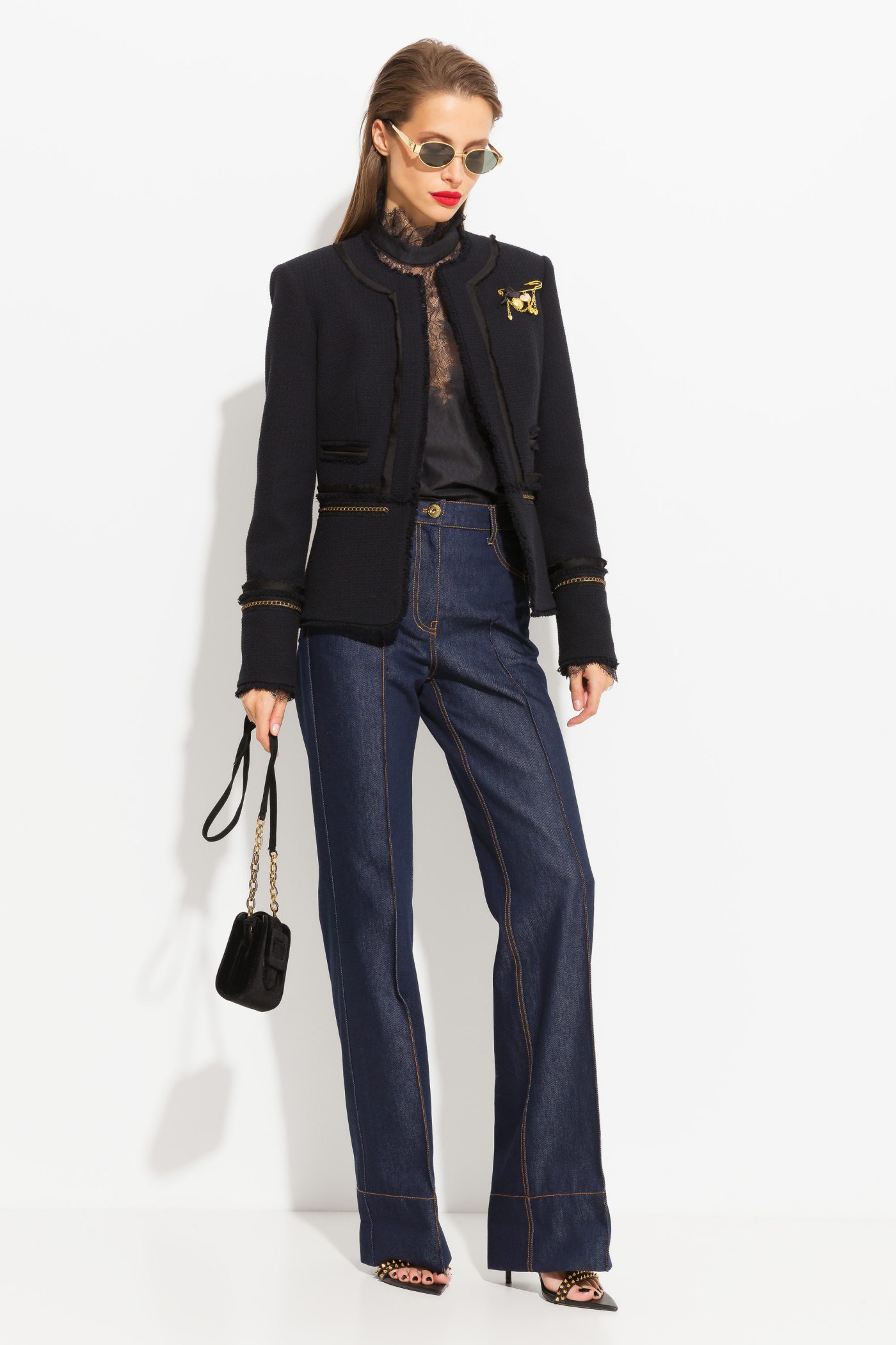 Жакет твидовый с брошью и декором